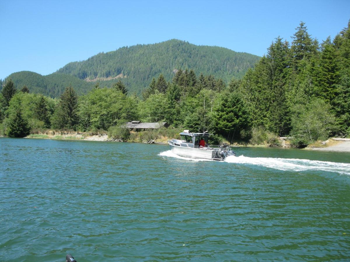 A Shack In The Woods Villa Port Renfrew Bagian luar foto